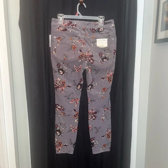 Anthropologie woman’s high-rise pants . Size 31. High-rise skinny ankle pant . - Picture 6 of 8